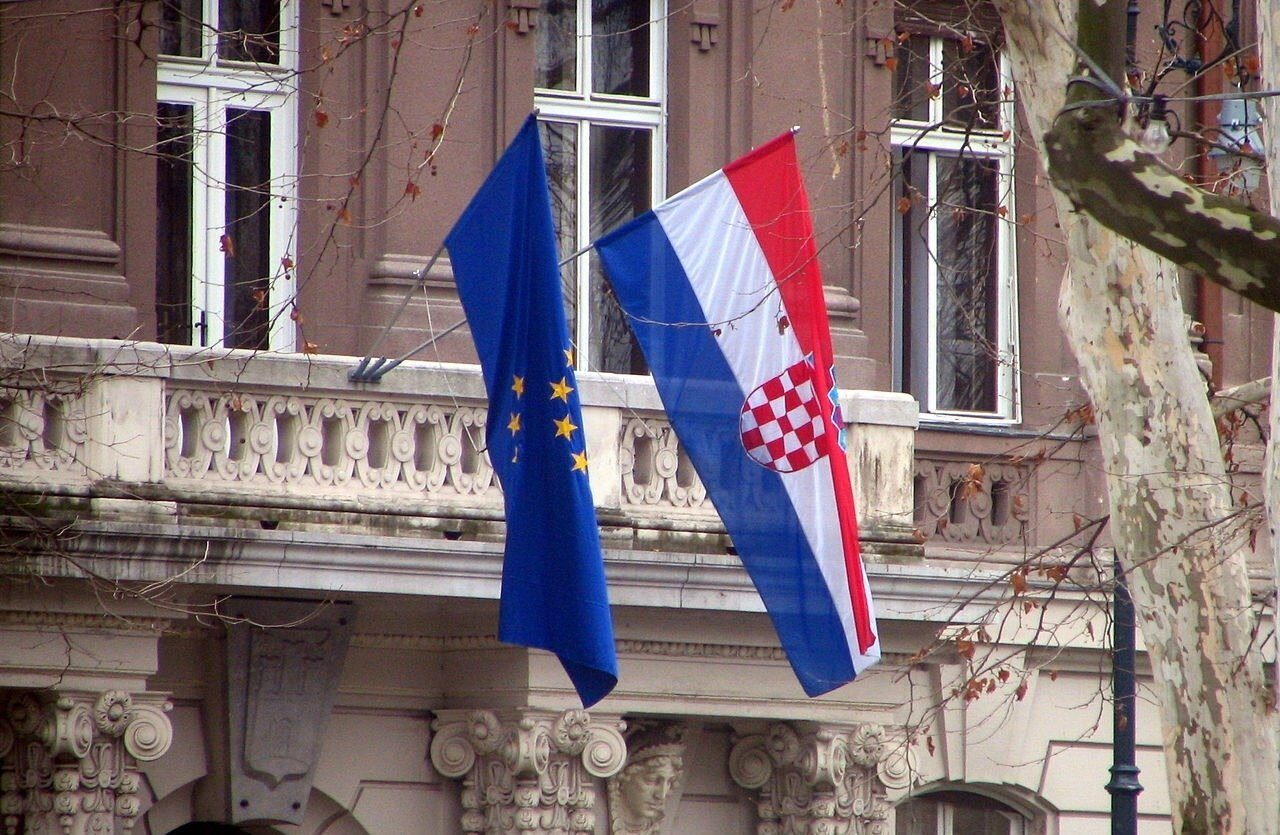 Compania croată Janaf, care operează conducta petrolieră Adria, a respins vineri cererea companiei petroliere ungare MOL de a asigura transportul de petrol rusesc prin această conductă, ca o alternativă la livrările oprite prin conducta Drujba, care este închisă din 27 ianuarie în Ucraina