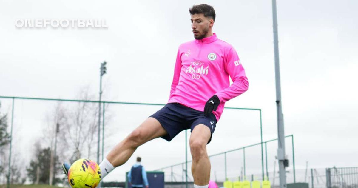 Manchester City pregătită pentru duelul cu Fulham În această seară, Manchester City își va adapta strategia pentru meciul de acasă împotriva echipei Fulham din Premier League, aducând două modificări semnificative în lotul de start