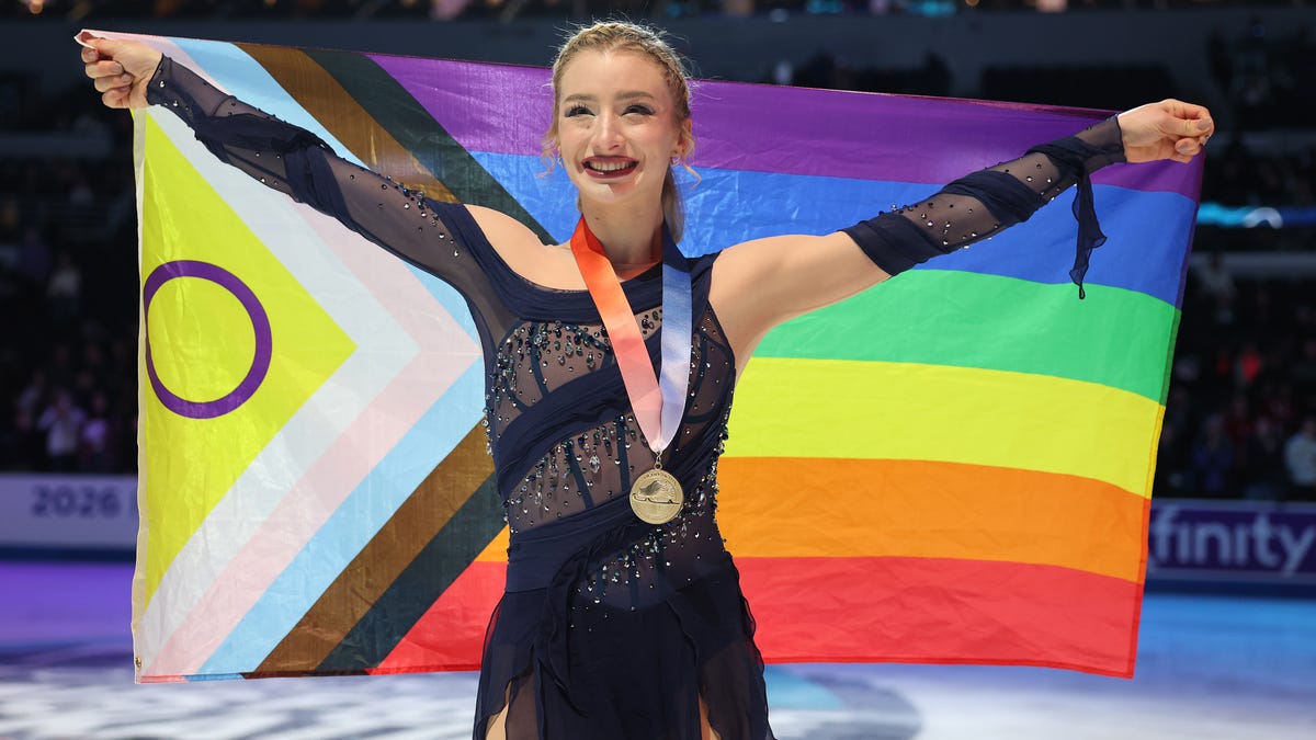 Amber Glenn, vocea curajoasă a comunității LGBTQ la Jocurile Olimpice de Iarnă Milan – Amber Glenn, tripla campioană națională a Statelor Unite la patinaj artistic, a făcut declarații îndrăznețe despre provocările comunității LGBTQ în contextul administrației Trump, într-o conferință de presă premergătoare Jocurilor Olimpice de Iarnă