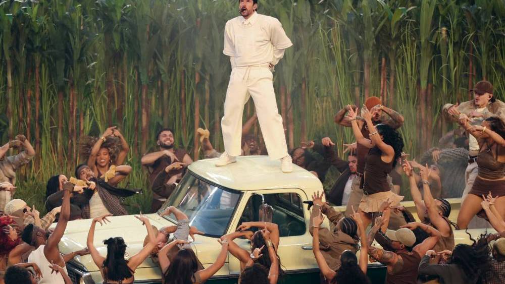 Bad-Bunny-1.jpg - StirileCorecte