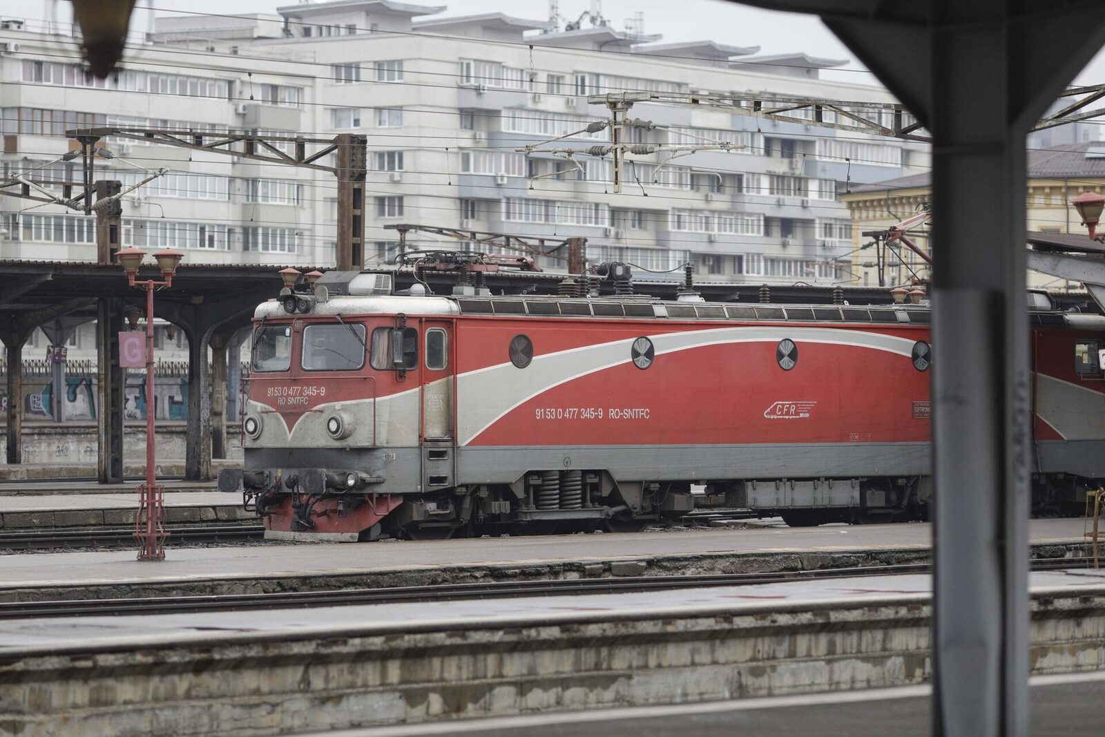 Traficul feroviar din România a avut marți parte de o serie de provocări majore, după ce o șină s-a rupt pe raza Sucursalei Regionale de Căi Ferate Craiova