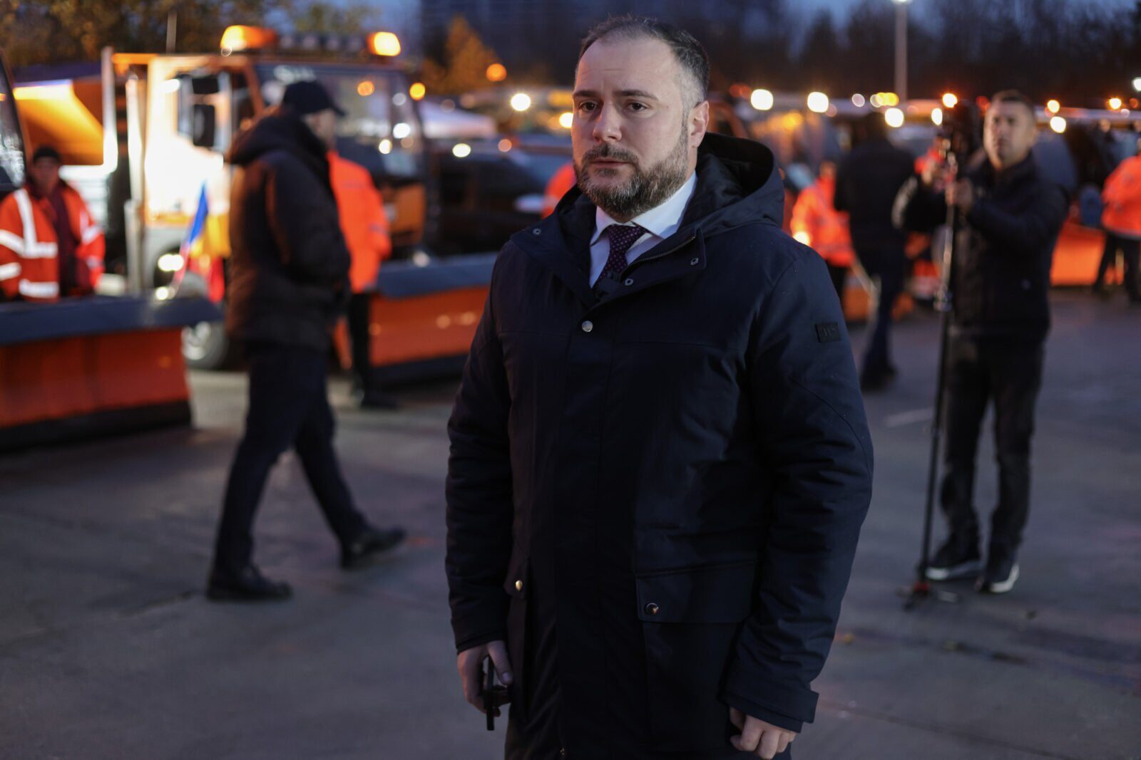 Afacerea „Gheața” din Sector 2, cu un singur angajat, livrează clorură de calciu de 50.000 € și datoriile, după taxa la Supercom