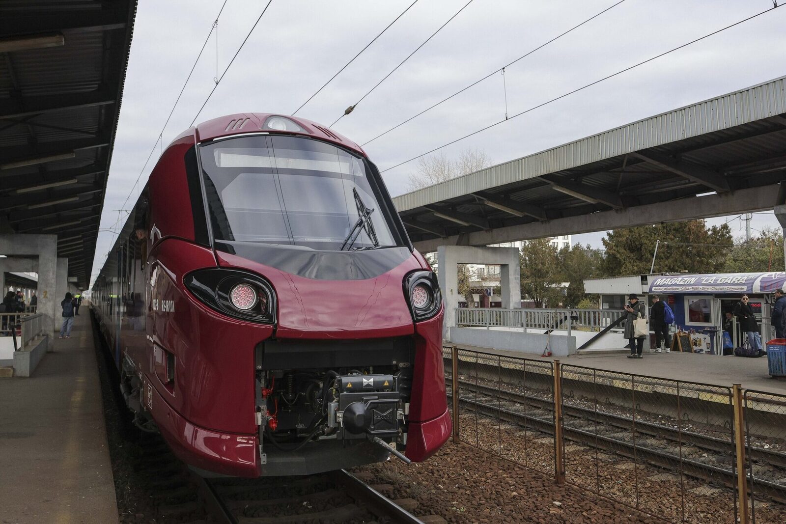 Începând cu data de 1 martie, CFR Călători a intrat oficial într-o nouă etapă a modernizării infrastructurii feroviare din România, introducând în circulație două perechi de trenuri InterRegio echipate cu rame moderne Alstom Coradia