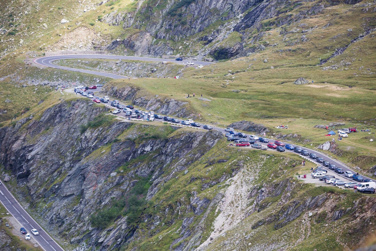 Restricții temporare pe Transfăgărășan: ce trebuie să știe șoferii înainte de vacanță De marți, 17 februarie, circulația pe Transfăgărășan (DN7C), unul dintre cele mai spectaculoase și căutate drumuri din România, va fi restricționată temporar
