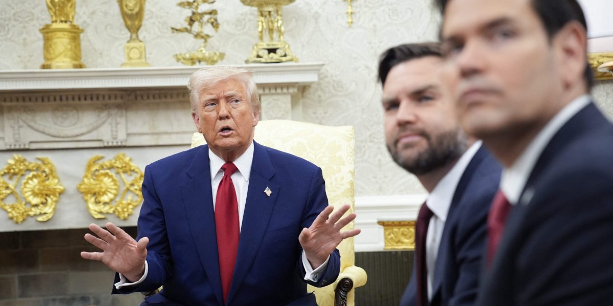 JD-Vance-si-Marco-Rubio-si-DOnald-Trump-scaled.jpg - StirileCorecte