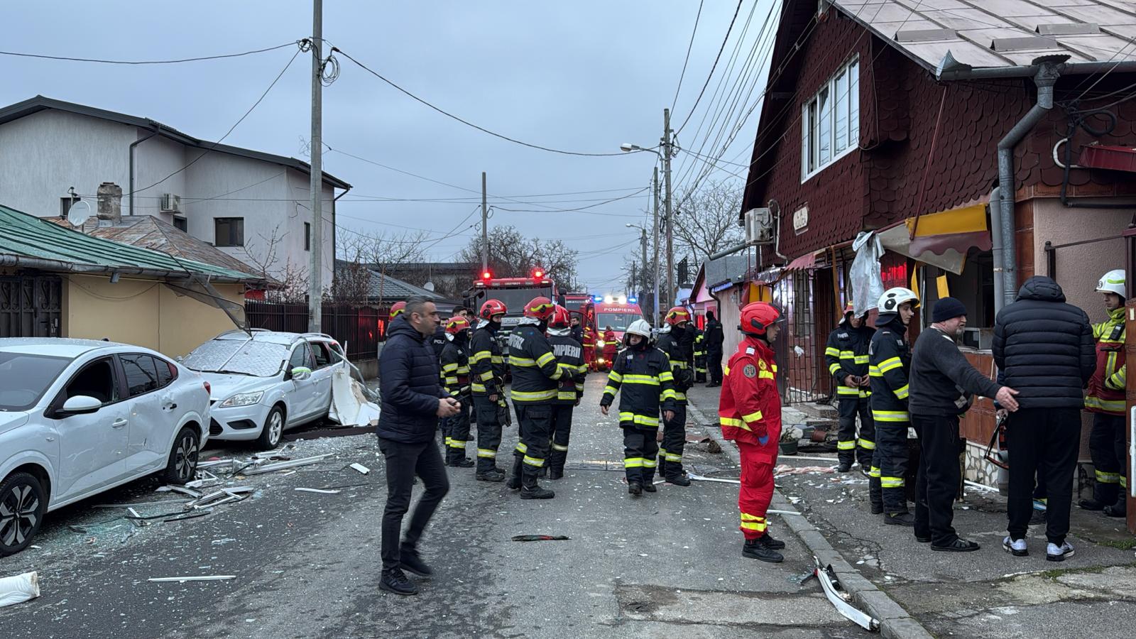 Explozie violentă în Sectorul 2 al Capitalei, urmată de apariția unor pagube precum și de rănirea unor persoane, s-a produs sâmbătă dimineața, smulgând dintr-odată liniștea unei zone rezidențiale