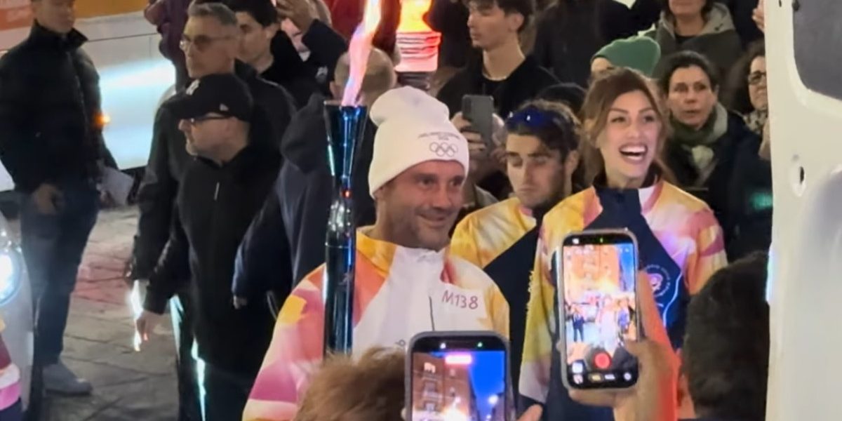 YjdhYmMxYjcwZDNjOWNiZWU2MzA0MzMyN2NlNg.thumb_.jpg - StirileCorecte