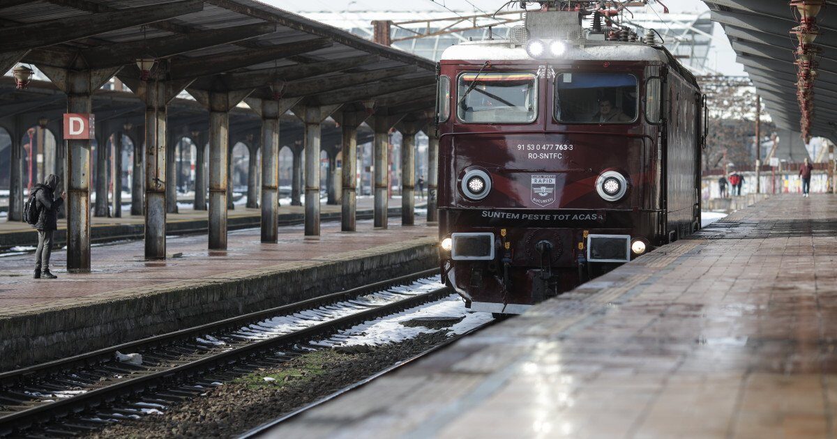 Traficul feroviar a fost perturbat considerabil vineri dimineață în Gara de Nord din București, după ce primul vagon al trenului IRN 401, operat de CFR Călători, a deraiat în timpul unei manevre de împingere către depou