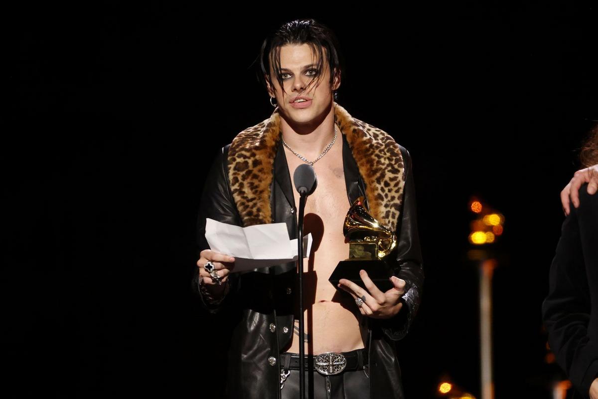 Yungblud cucerește Grammy-ul pentru cea mai bună interpretare rock Yungblud a obținut, în cadrul premiilor Grammy din 2026, trofeul pentru cea mai bună interpretare rock, fiind recunoscut pentru interpretarea sa a piesei „Changes” de la Ozzy Osbourne