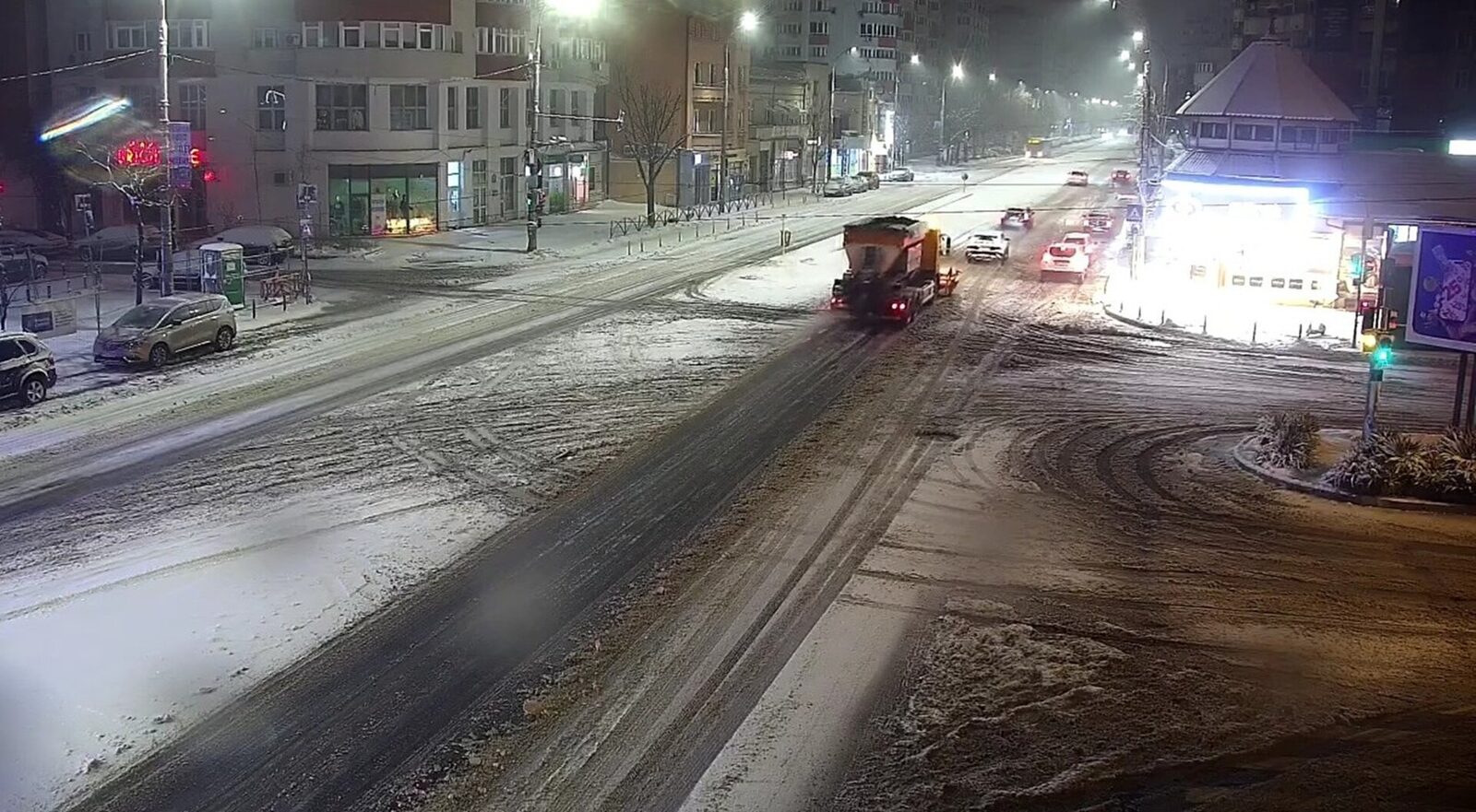 Bucureștiul se pregătește pentru ninsori intense: autoritățile anunță intervenții de amploare pentru a face față codului portocaliu de ninsoare În toiul iernii, capitala își intensifică eforturile de deszăpezire, cu echipe specializate și utilaje pregătite să intervină în orice moment