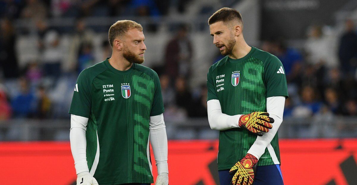Juve în căutarea portarului ideal: Di Gregorio sub observație Juventus continuă să aibă încredere în portarul său titular, Michele Di Gregorio, dar clubul torinez evaluează cu atenție performanțele sale în ultima parte a sezonului 2025-26