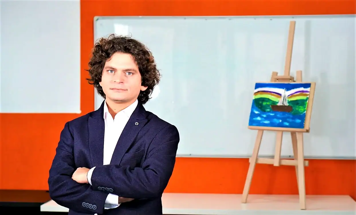 Kristof Lajos, cunoscut în mediul educațional pentru titlul de „antrenorul de genii”, a primit o condamnare definitivă la aproape un deceniu de închisoare pentru acuzații grave de viol și agresiune sexuală, toate comise împotriva unor minori