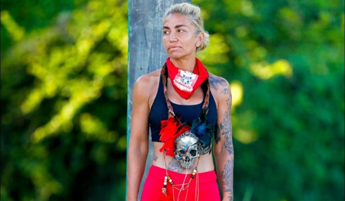 Tensiune maximă la Survivor România: Larisa Uță eliminată în urma unui duel dramatic În cea mai recentă ediție a emisiunii Survivor România, tensiunea a culminat după ce echipa Faimoșilor a suferit o înfrângere severă în fața Războinicilor, pierzând jocul pentru imunitate