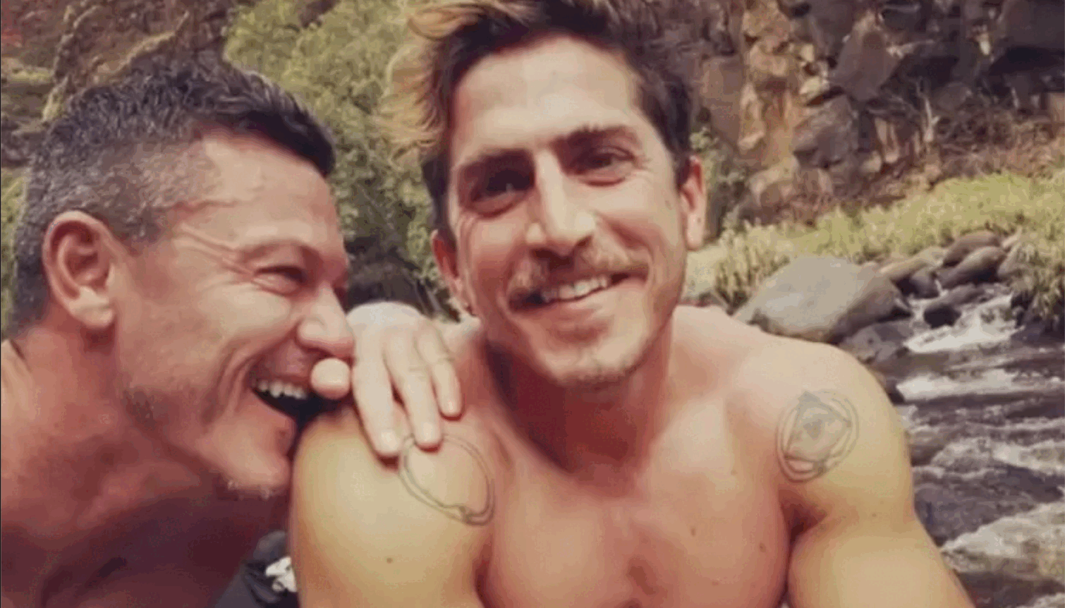 Dilemele amorului în Hollywood: Rafael Olarra și Luke Evans Recent, speculațiile legate de o posibilă românță între Rafael Olarra și Pedro Pascal au captat atenția presei de tabloid, însă puțini își amintesc că Olarra a avut o relație discretă cu actorul galez Luke Evans