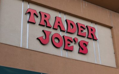 trader-joes-grocery-store-exterior-with-red-signage-and-news-photo-1770669093.pjpeg_.jpeg - StirileCorecte