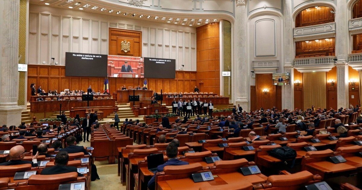 Blocaj major în Parlament: Bugetul pe 2026, amânat după ce PSD și-a văzut amendamentele respinse Dezbaterile aprinse din comisiile parlamentare pe marginea bugetului de stat pentru 2026 au culminat miercuri cu o criză majoră, după ce amendamentele PSD, menite să introducă un „pachet de solidaritate”, au fost respinse