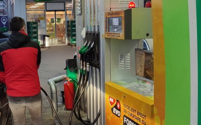 Motorina trece de 9 lei pe litru în București, pe fondul scumpirilor la carburanți Prețurile carburanților continuă să urce în România, motorina depășind pragul de 9 lei pe litru în unele stații din Capitală