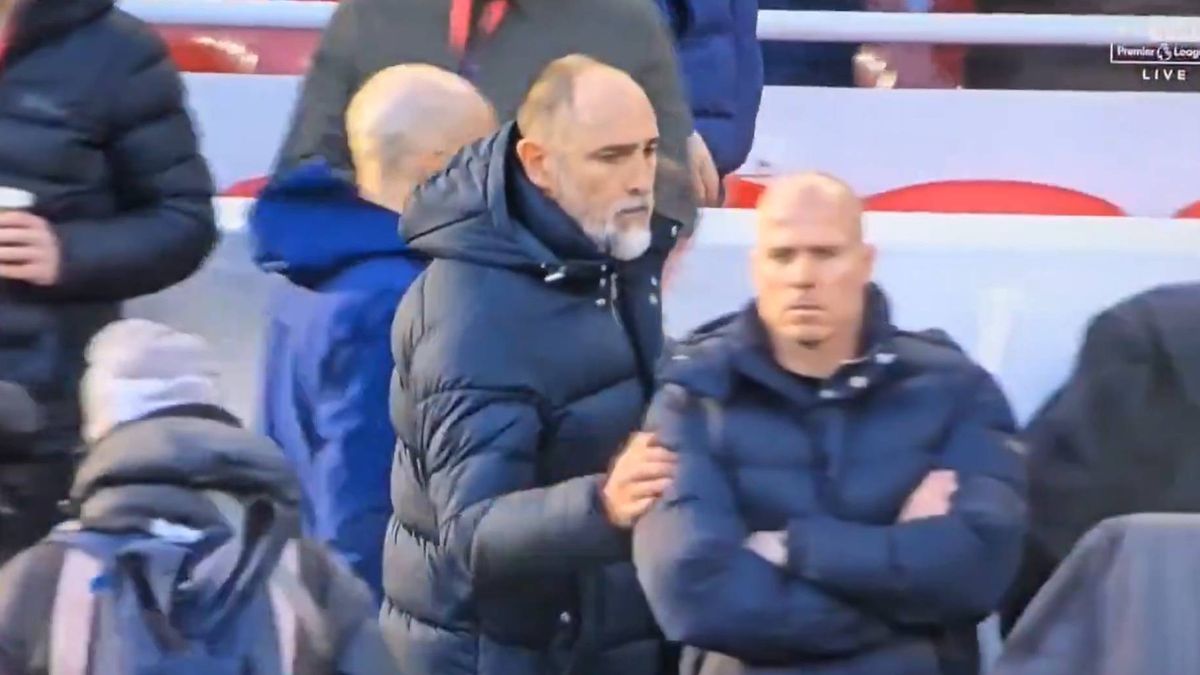 Tudor, confuzie pe banca tehnică: managerul Spurs, surprins călcând strâmb înaintea meciului cu Liverpool Liverpool, Anglia – Igor Tudor, interimarul Tottenham Hotspur, a fost surprins într-un moment stânjenitor înaintea partidei de duminică cu Liverpool, din Premier League