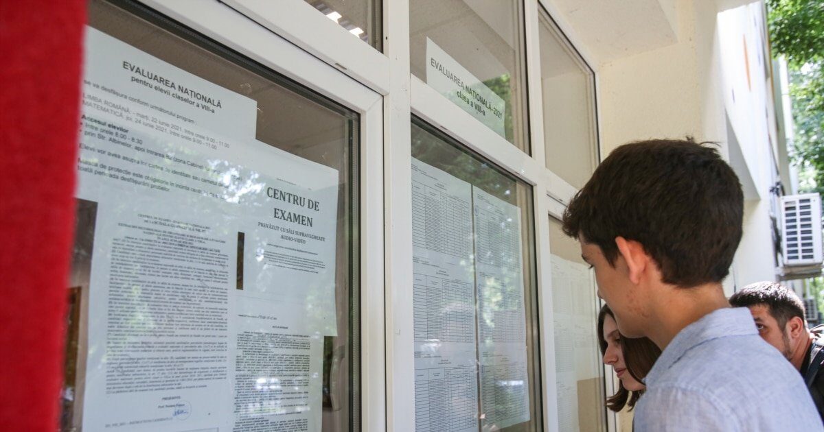 Simularea Evaluării Naționale: Proteste și Subiecte la Limba Română Bucureștiul și câteva județe din țară au înregistrat un număr semnificativ de școli care nu au organizat simularea pentru Evaluarea Națională