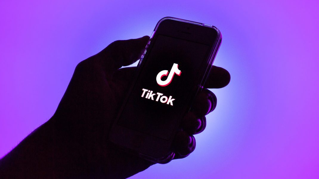 TikTok te spionează? Aplicația colectează date personale sensibile, chiar dacă nu o folosești TikTok, platforma chineză de socializare, strânge date despre utilizatori dincolo de limitele aplicației, inclusiv informații sensibile, de la diagnostice medicale până la probleme de sănătate mintală