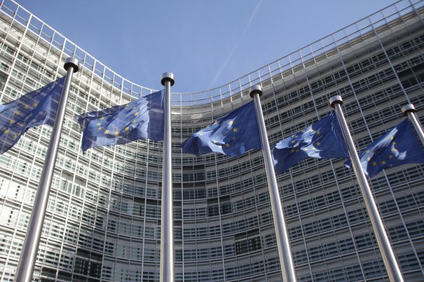 UE vrea să-și protejeze industria în fața concurenței externe: Noile reguli „Fabricat în Europa” Comisia Europeană a propus noi reglementări menite să consolideze industria europeană, în contextul unei concurențe globale acerbe, în special din partea Chinei