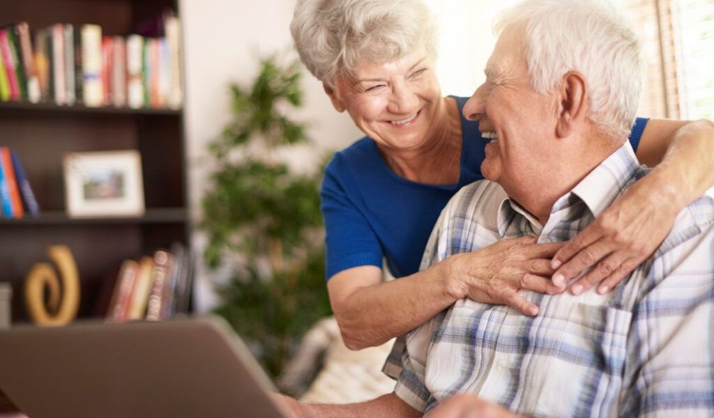 Tichete sociale de 200 de lei pentru pensionarii cu venituri mici din Brașov Administrația locală din Brașov a lansat un program de sprijin pentru pensionarii cu venituri reduse, oferind tichete sociale în valoare totală de 200 de lei