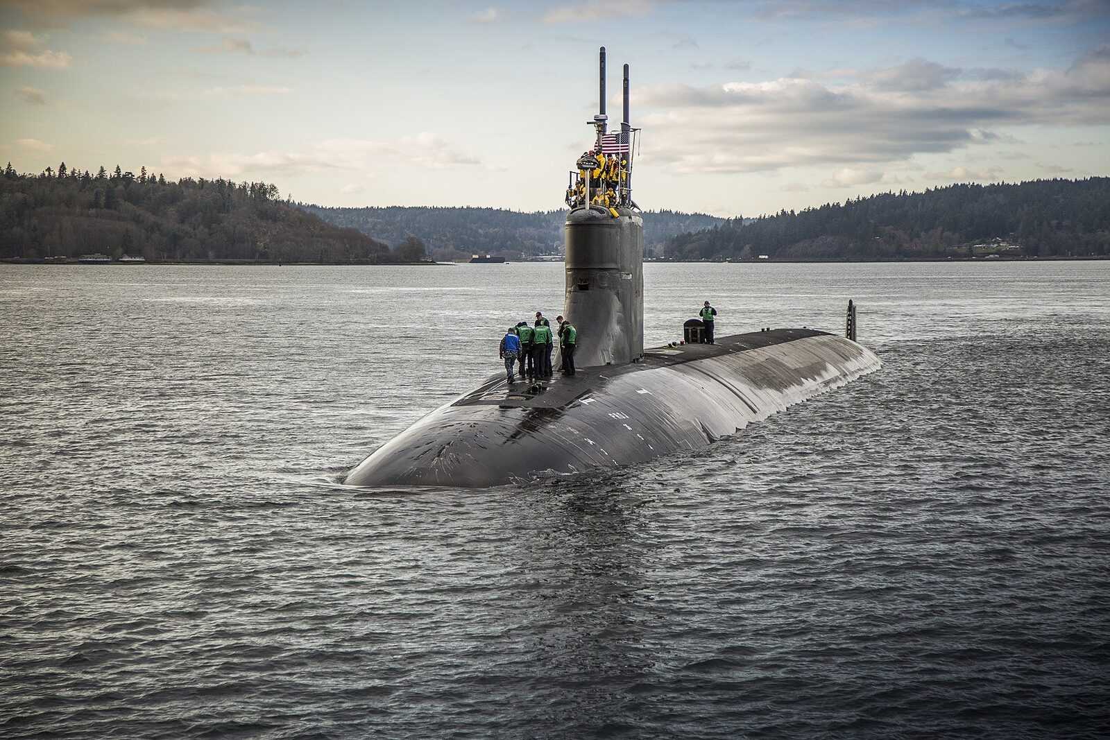 Suspectă de spionaj la o bază navală britanică: O româncă, printre persoanele arestate O femeie de origine română este suspectată de implicare într-o tentativă de spionaj la o bază militară britanică, conform informațiilor apărute în presa internațională