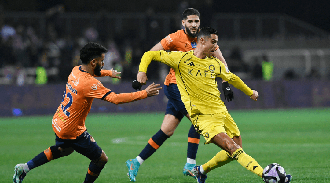 Cristiano Ronaldo, concentrat pe recuperare: Vedeta portugheză își menține forma prin metode avansate Superstarul fotbalului, Cristiano Ronaldo, este dedicat refacerii după o posibilă accidentare