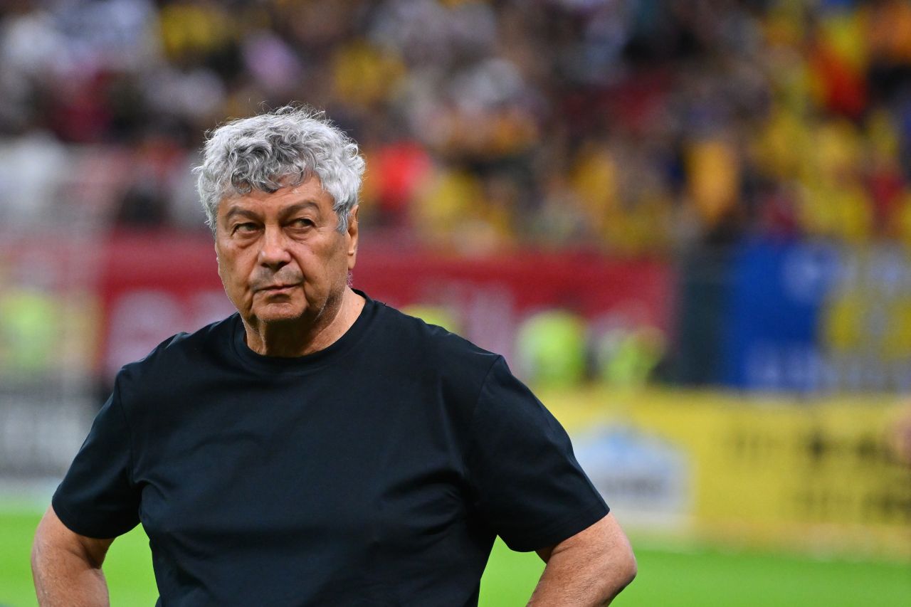 România se pregătește pentru barajul cu Turcia pentru Campionatul Mondial din 2026 Echipa națională de fotbal a României se pregătește de un meci crucial în drumul spre Campionatul Mondial din 2026