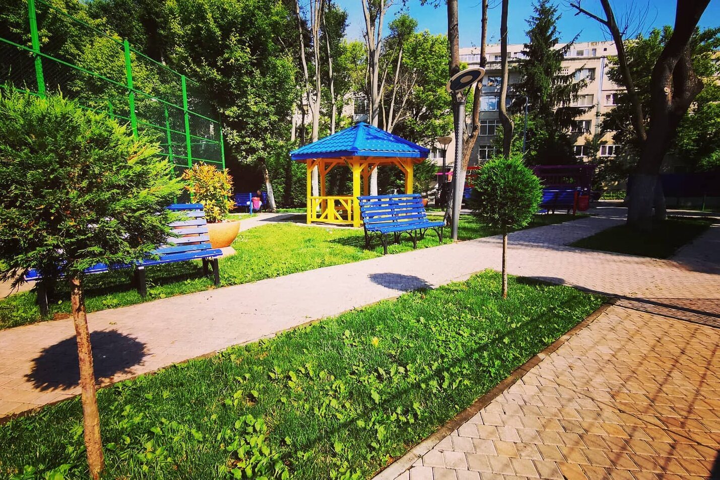 Foișoare stradale de 59.000 de euro, proiect al primăriei sectorului 4 Compania Totul Verde, aflată în subordinea Primăriei Sectorului 4, intenționează să cheltuie o sumă considerabilă pentru amenajarea peisagistică a străzilor Drumul Jilavei și Poștalionului