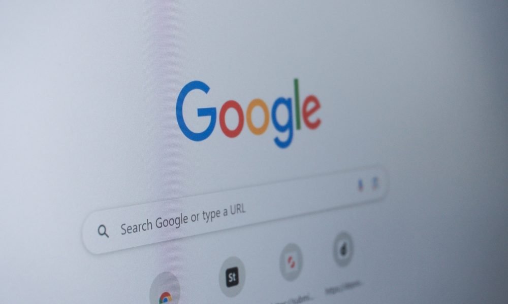 Boții vor domina internetul până în 2027, avertizează șeful Cloudflare Matthew Prince, directorul general al companiei Cloudflare, furnizor de servicii web, avertizează că traficul online generat de boți, controlați de inteligența artificială (AI), va depăși volumul traficului uman până în anul 2027