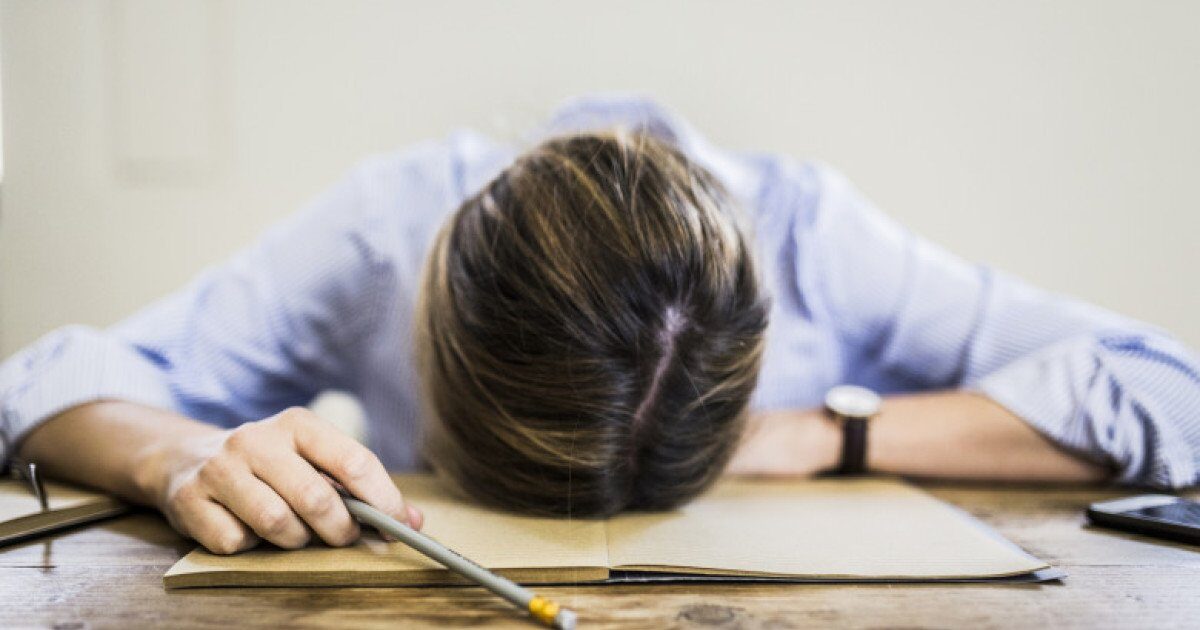 Proiectul de lege privind burnout-ul, respins de Senat Senatul a respins, luni, inițiativa legislativă care viza prevenirea și combaterea epuizării profesionale, cunoscută sub denumirea de burnout