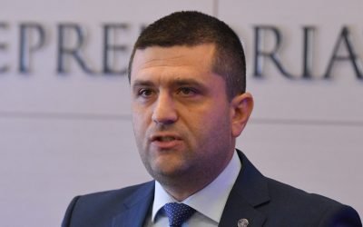 Scutul de la Deveselu: Protecție Antirachetă și Rolul Strategic al Bazei din România Scutul antirachetă de la Deveselu a fost conceput, în principal, pentru a contracara potențiale amenințări provenind dinspre Rusia și Iran, a declarat ministrul Apărării, Radu Miruță, duminică seară