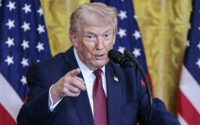 Trump amenință Iranul cu represalii majore în cazul eșecului negocierilor Fostul președinte american Donald Trump a lansat luni o serie de amenințări la adresa Iranului, prin intermediul rețelei de socializare TruthSocial