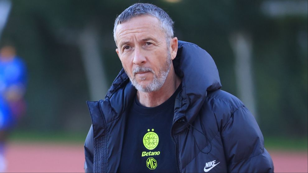 Drăguș, din nou pe radarul FCSB? Obstacolul financiar, o provocare majoră Speculațiile privind un transfer al atacantului Denis Drăguș la FCSB au reînceput să circule, alimentate de dorința jucătorului de a colabora din nou cu antrenorul Mirel Rădoi