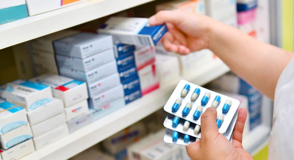 Taxa clawback a sufocat investițiile în industria farmaceutică românească, susține ARPIM București – Dan Zaharescu, directorul executiv al Asociației Române a Producătorilor Internaționali de Medicamente (ARPIM), a tras un semnal de alarmă cu privire la impactul taxei clawback asupra industriei farmaceutice din România