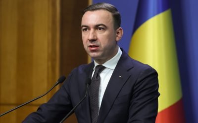 Ministrul Energiei anunță măsuri pentru limitarea prețului la motorină Ministrul Energiei, Bogdan Ivan, a declarat marți că Guvernul va adopta în această săptămână măsuri pentru reducerea accizei la motorină, în încercarea de a limita prețurile la pompă