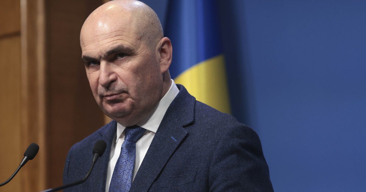 Bolojan: Frontiera de Est a UE, vitală pentru securitate și investiții Frontiera de Est a Uniunii Europene trebuie să fie consolidată în următorii ani, a declarat premierul Ilie Bolojan, în cadrul unei mese rotunde organizate de The Economist