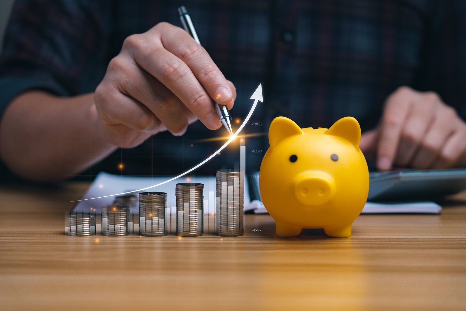Economisirea limitează, investițiile stimulează progresul financiar