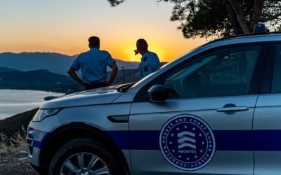 Acord de expulzare a migranților în Parlamentul European: Dreapta impune condițiile Grupările politice de dreapta din Parlamentul European au ajuns la un acord privind noile norme europene referitoare la expulzarea migranților aflați ilegal în Uniunea Europeană