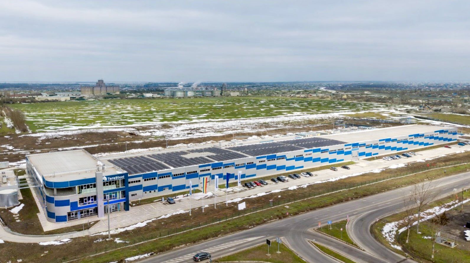 O Uzina Industrială Ia Naștere Lângă București: TeraSteel Deschide Fabrică de 20 de Milioane de Euro la Lehliu-Gară O nouă fabrică de panouri sandwich, cu o investiție de peste 20 de milioane de euro, a fost inaugurată la Lehliu-Gară, județul Călărași