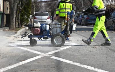 Primăria Sectorului 1 construiește aproape 200 de locuri noi de parcare Primăria Sectorului 1 a anunțat, printr-un comunicat, că va amenaja aproximativ 200 de noi locuri de parcare de reședință în mai multe cartiere din sector, în cursul acestei săptămâni