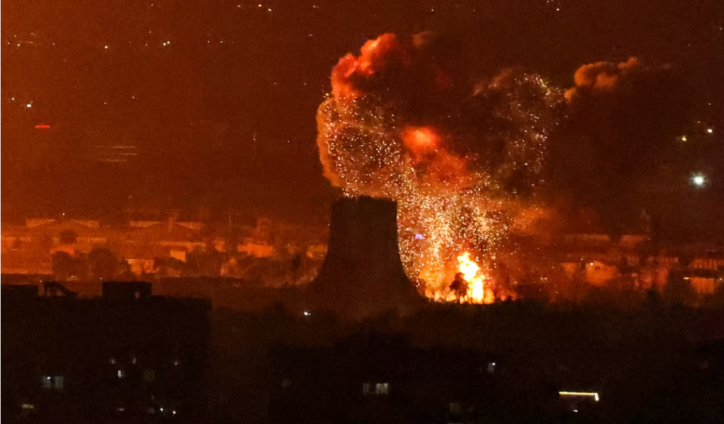 Atacuri reciproce între Iran, SUA și Israel: escaladarea conflictului în Orientul Mijlociu Teheranul și zonele adiacente au fost ținta unor atacuri decisive sâmbătă noaptea efectuate de Statele Unite și Israel, conform declarațiilor oficiale iraniene