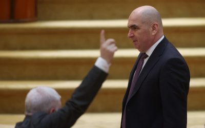 AUR conduce în intenția de vot, arată un sondaj CURS Alianța pentru Unirea Românilor (AUR) ar obține 33% din voturi dacă duminica viitoare ar avea loc alegeri parlamentare, potrivit unui sondaj realizat de Centrul de Sociologie Urbană și Regională – CURS