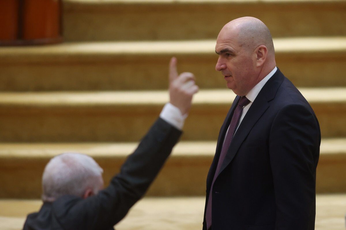 AUR conduce în intenția de vot, arată un sondaj CURS Alianța pentru Unirea Românilor (AUR) ar obține 33% din voturi dacă duminica viitoare ar avea loc alegeri parlamentare, potrivit unui sondaj realizat de Centrul de Sociologie Urbană și Regională – CURS