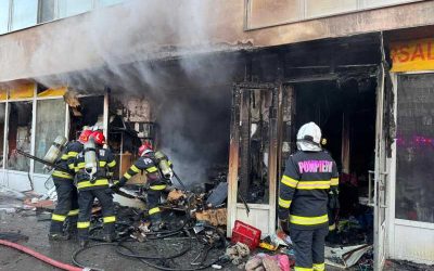 Incendiul din Pantelimon, localizat de ISUBIF Un incendiu izbucnit sâmbătă la un spațiu comercial din Șoseaua Pantelimon, București, a fost localizat de către Inspectoratul pentru Situații de Urgență București-Ilfov (ISUBIF)