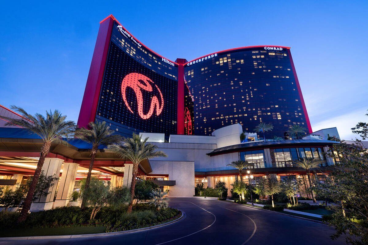 Fostul guvernator de Nevada, Brian Sandoval, și fostul șef al Control Board vor conduce resortul Resorts World Las Vegas Las Vegas – Doi foști oficiali de reglementare în domeniul jocurilor de noroc din Nevada au primit licența de manageri și directori ai resortului Resorts World Las Vegas, joi