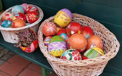 Contextul geopolitic și puterea de cumpărare afectează turismul de Paște Românii par să își tempereze planurile de călătorie pentru sărbătorile pascale, în comparație cu anii precedenți