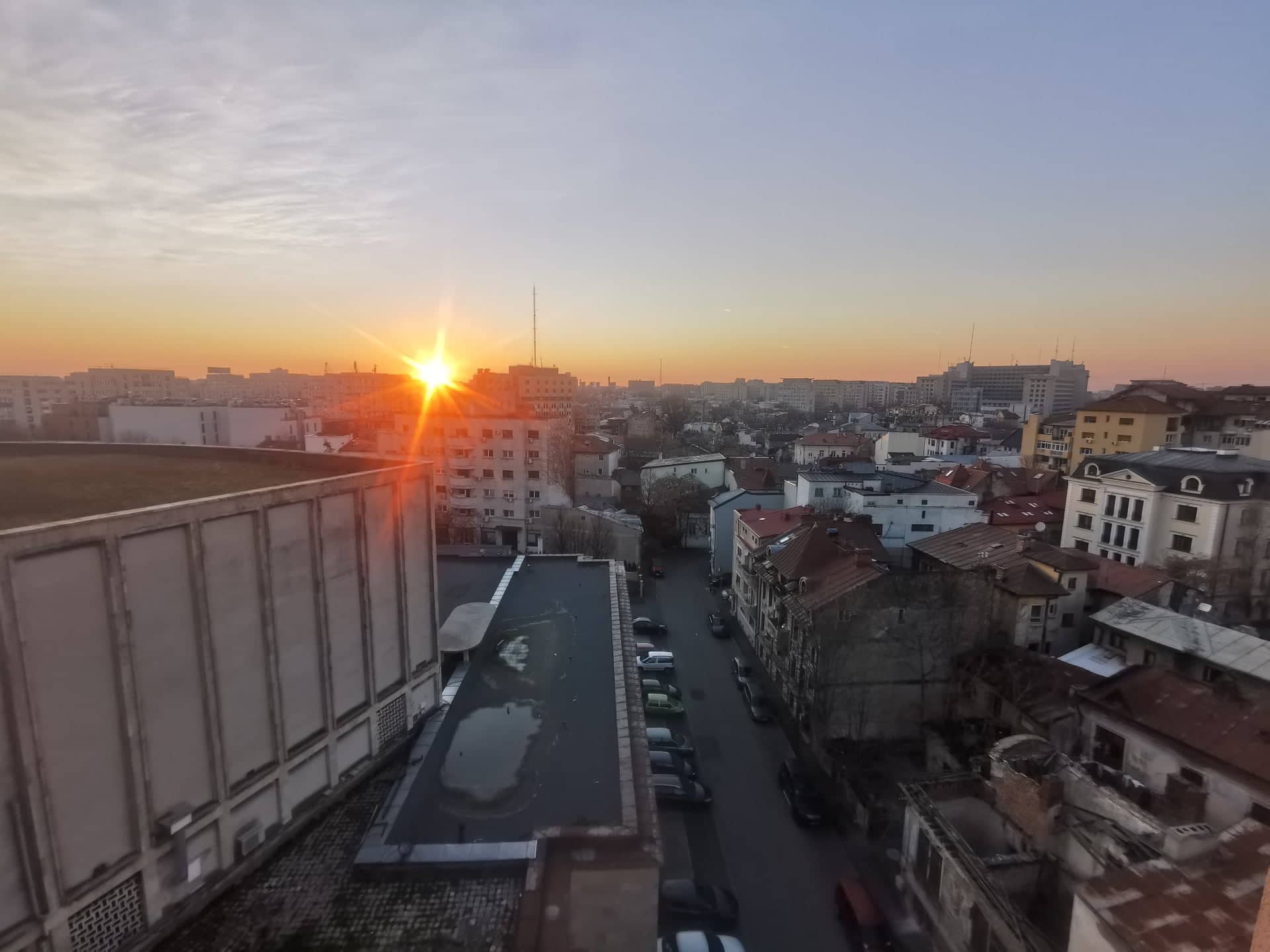 Marți dimineață, Bucureștiul se trezește cu o vreme schimbătoare, cu șanse mari de ceață și cu un termometru care indică -2 grade Celsius