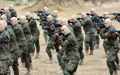 Guvernul libanez interzice activitățile militare ale Hezbollah și cere predarea armelor Guvernul libanez, condus de prim-ministrul Nawaf Salam, a luat o decizie majoră luni, interzicând activitățile militare ale grupării Hezbollah și solicitând predarea armelor deținute de aceasta